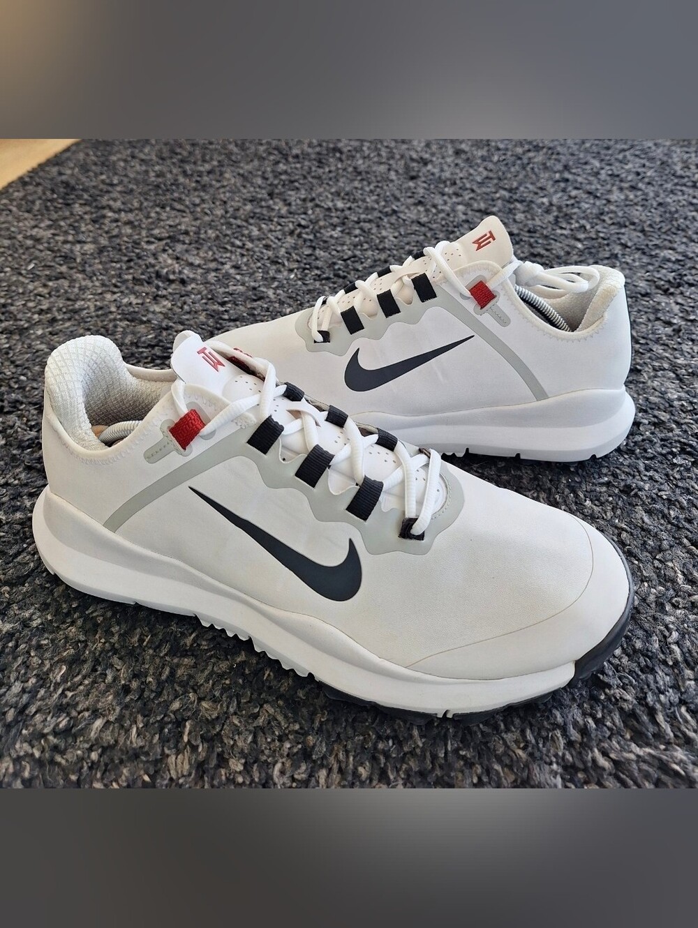 Nike Tiger Woods Golf Shoes – Men's US 10.5 Wide (2E), Style 536355-100